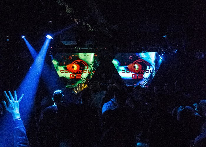 VJ - Vjing - Mapping vidéo - vidéo projecteur - mur led - wall screen - Kit olga mapping scénographie - wharehouse