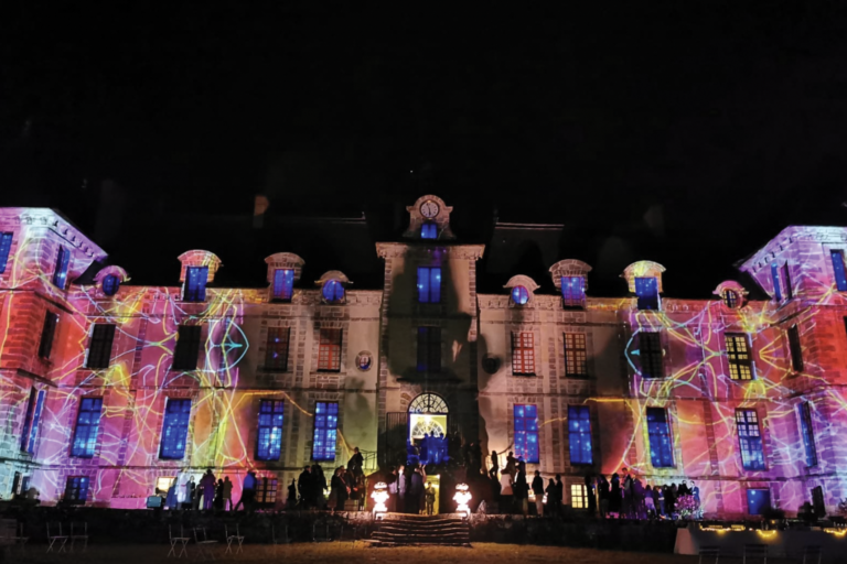 Illumination du château Mesnil-Voysin, prestation VJ & mapping vidéo sur DJ set