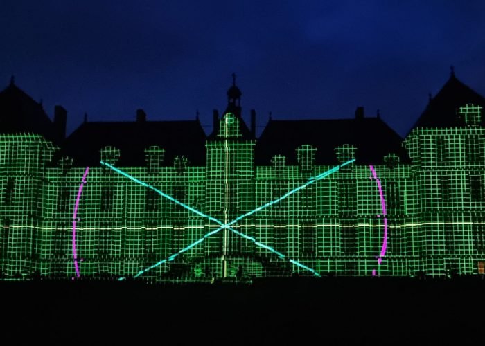 20240531_224116 Illumination du château Mesnil-Voysin, prestation VJ & mapping vidéo sur DJ set